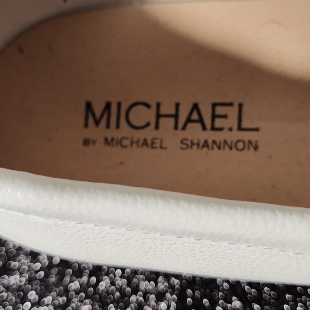Michael Shannon Cream Loafers with Gold Accent